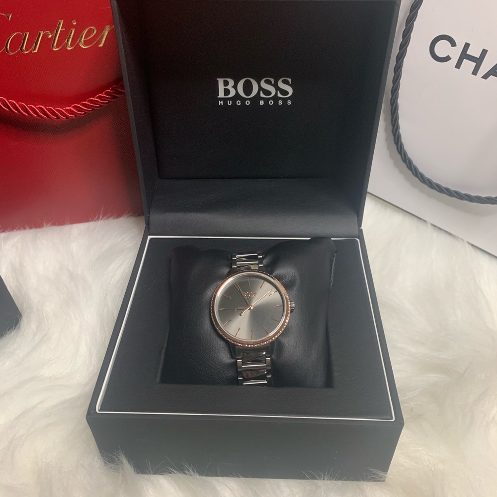 Hugo boss watch NWOT 💕